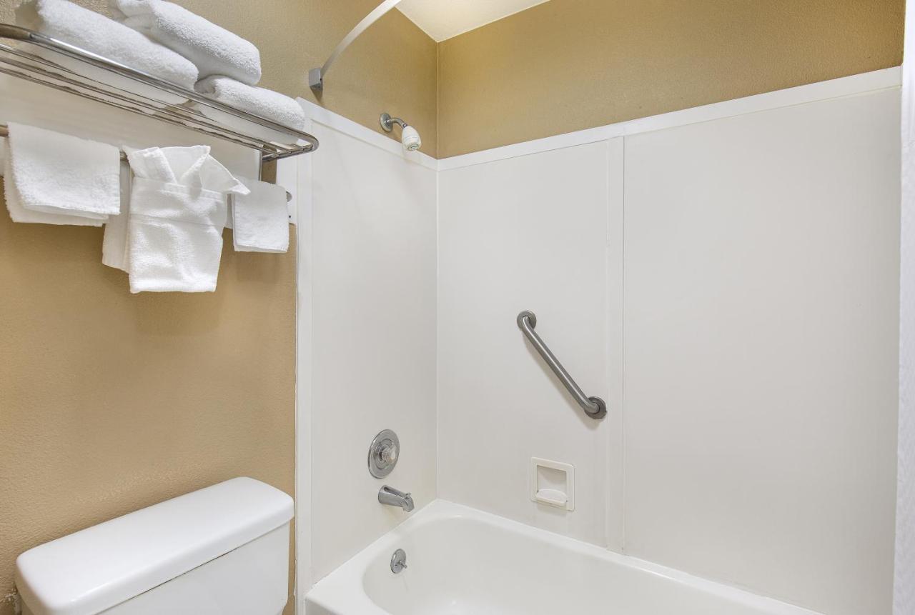 Queen Room Two Queen Beds Non-Smoking