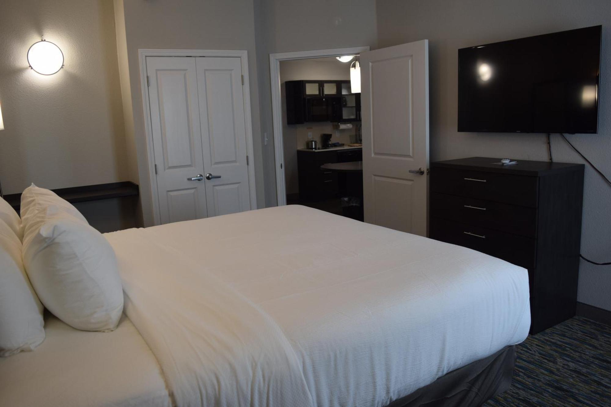 One-Bedroom King Suite Sofa Bed