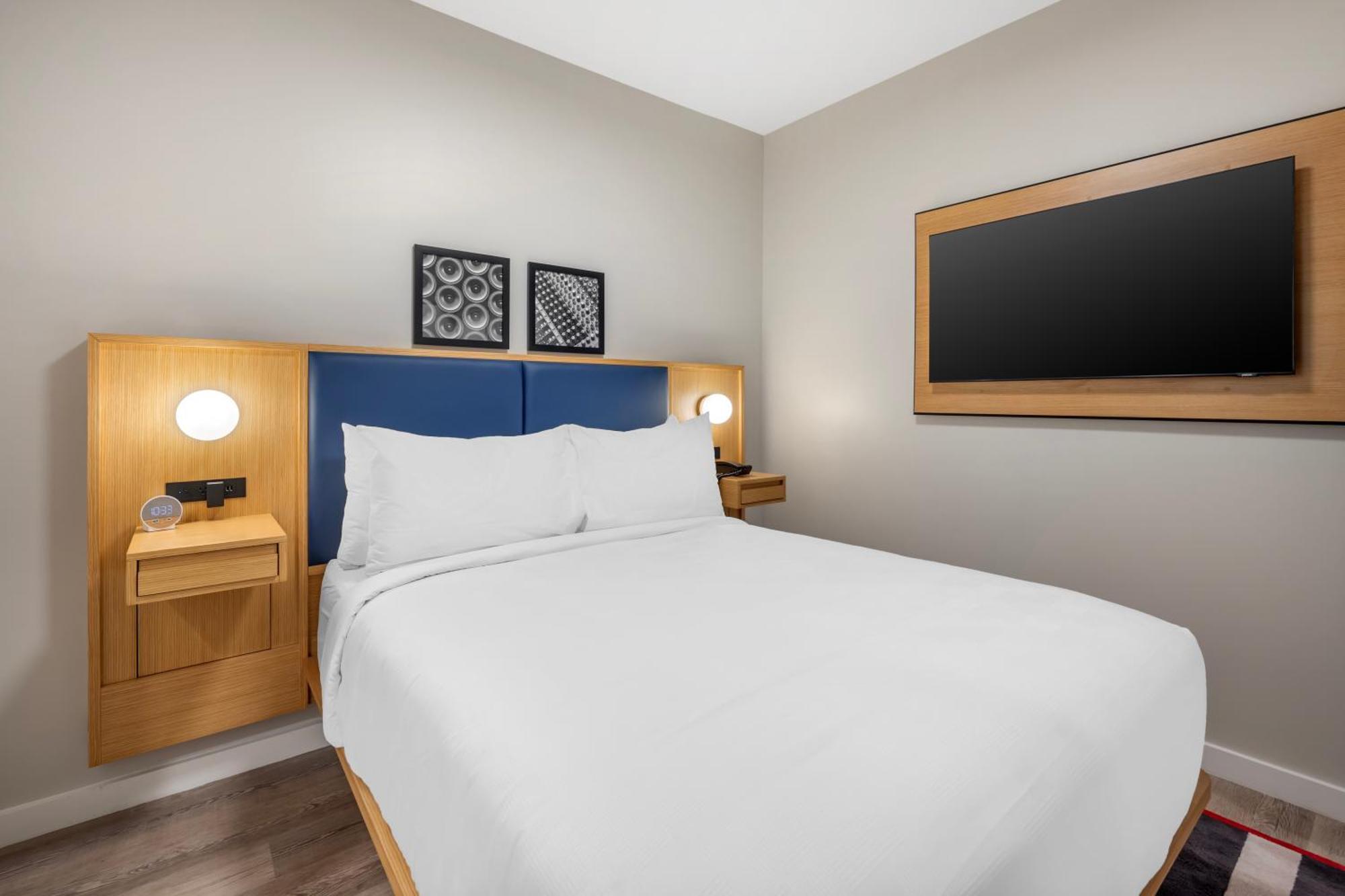 2 Bedroom Suite