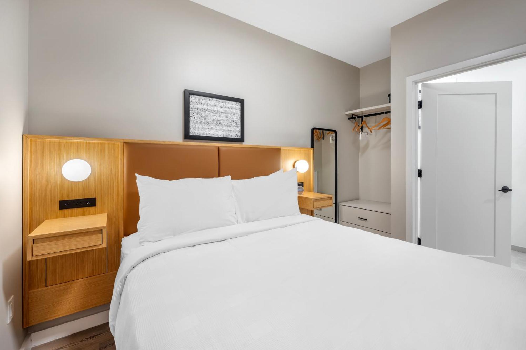 1 bedroom Suite