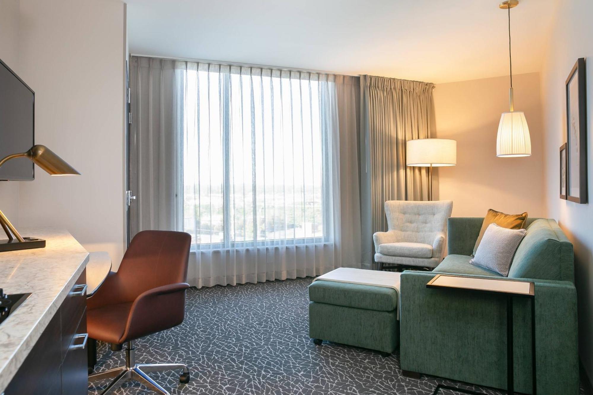 One-Bedroom Suite,1616470120:JPEG