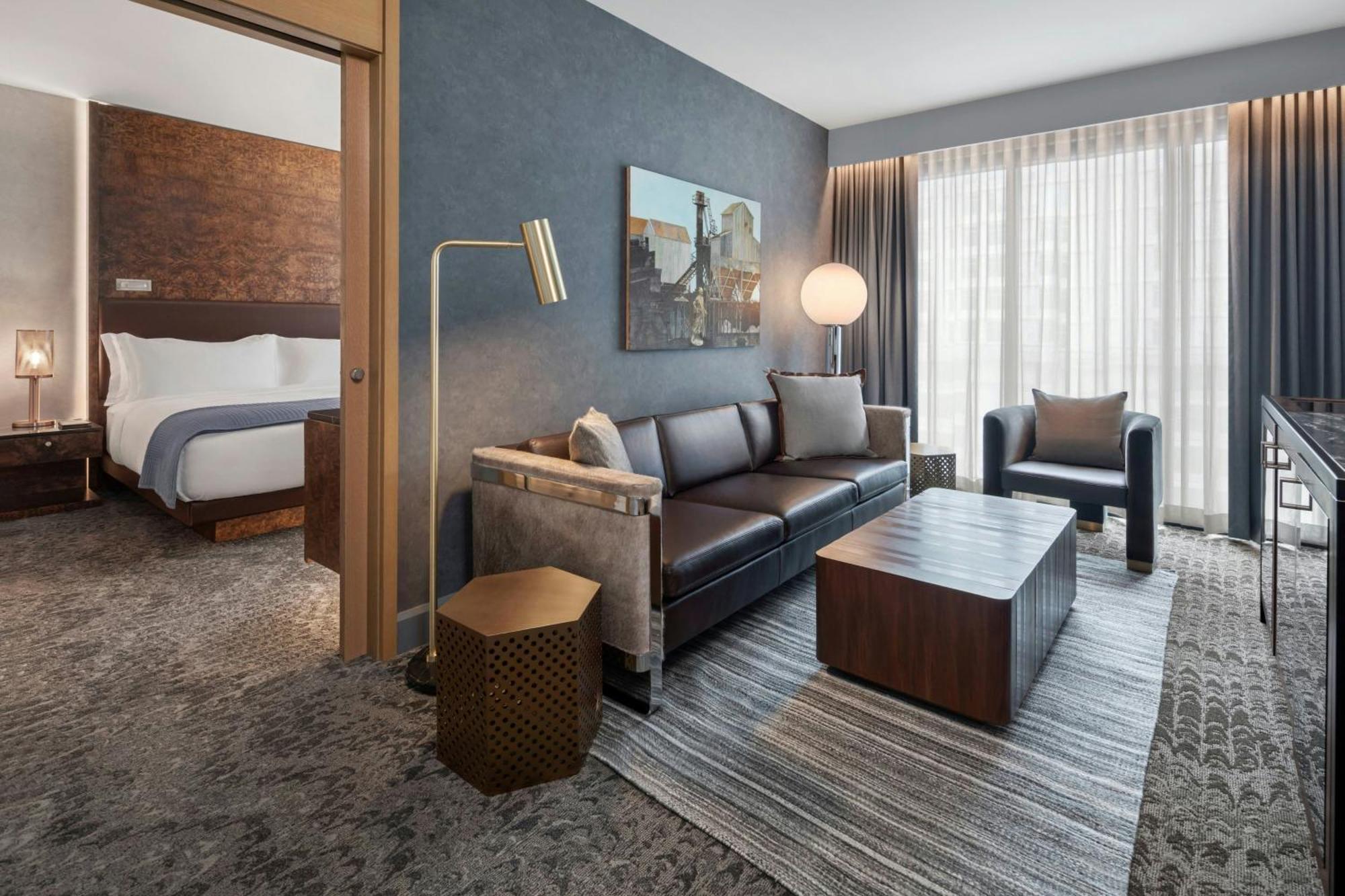 Deluxe King Suite
