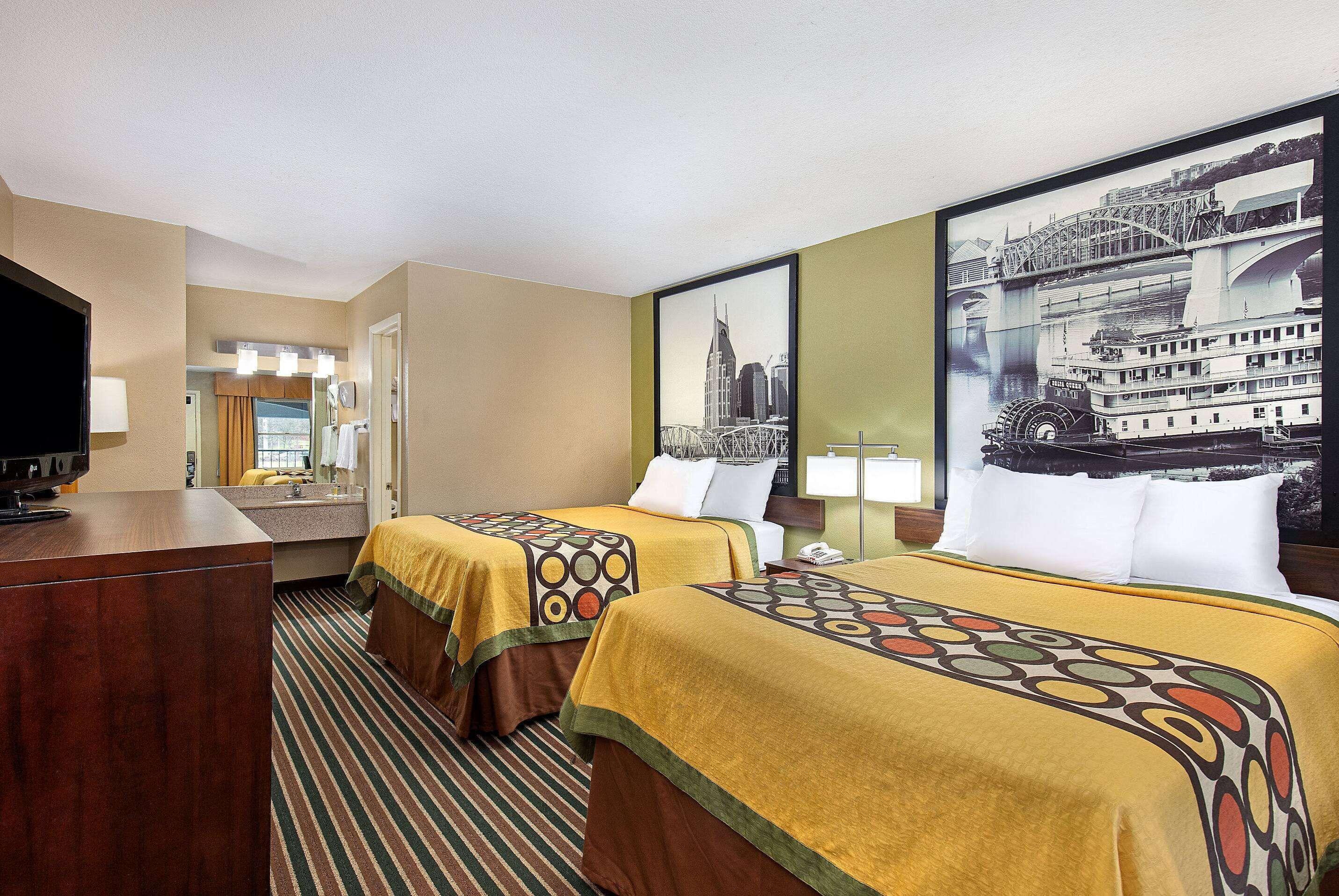Queen Room Two Queen Beds Non-Smoking