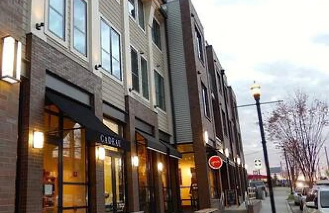Upscale Home With Patio Walk To 12 South And Belmont-1