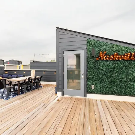 Rooftop Skyline View - Karaoke Stage - 4 Bedroom-3