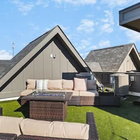 Large Patio, Rooftop Deck And Garage, 3 Miles To Broadway-2