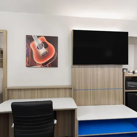 La Quinta Inn By Wyndham Nashville South-3