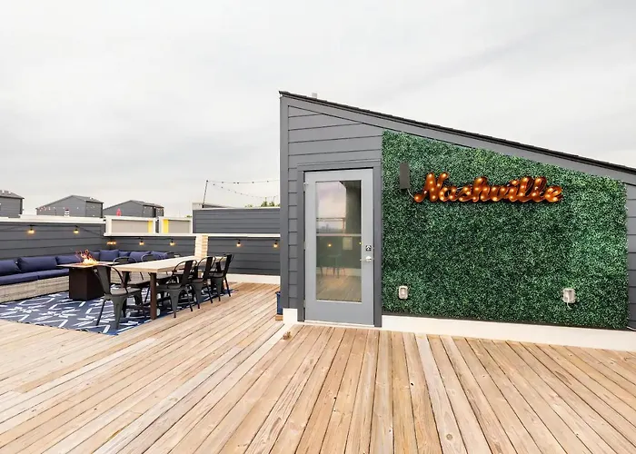 Rooftop Skyline View - Karaoke Stage - 4 Bedroom Nashville