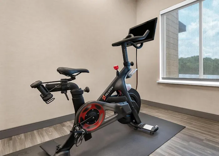 Hampton Inn By Hilton Nashville Airport Century Place